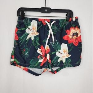 Seobean shorts size medium multicolor